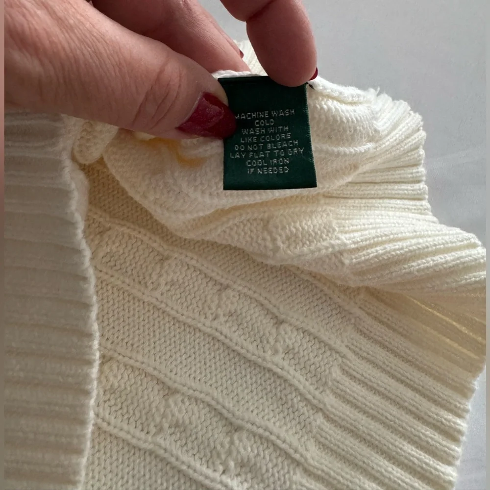 LIKE NEW - Ralph Lauren Cable Knit Sweater Cream XL, Gold RL crest - Picture 5 of 8